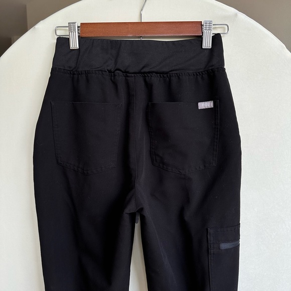 Figs Zamora Scrub Jogger Pants in Black - Picture 4 of 6